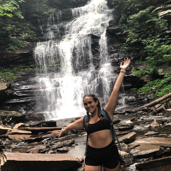 MEET THE POSHER - Picture 1 of 5